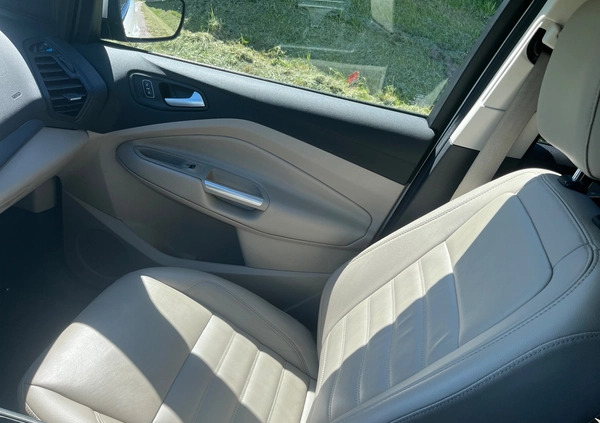 Ford Escape cena 52800 przebieg: 126000, rok produkcji 2017 z Knurów małe 781